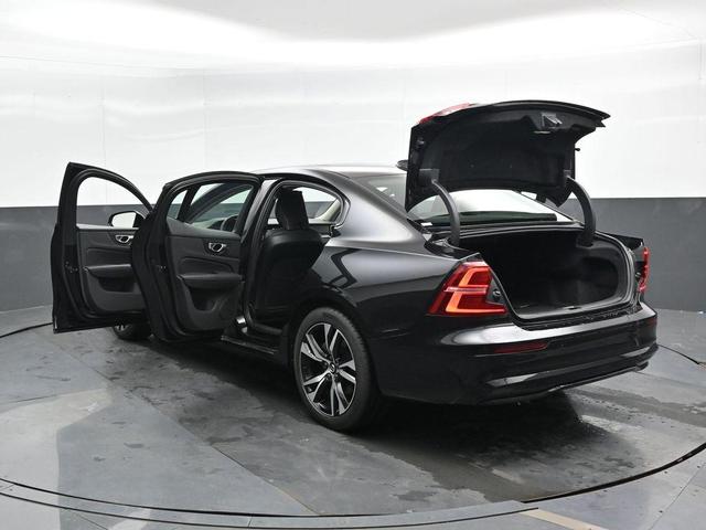 Photo of 2024 Onyx Black Metallic Volvo S60