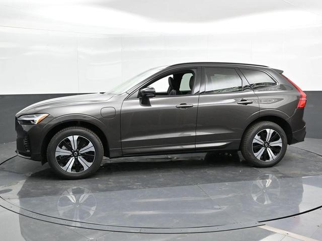 Photo of 2025 Platinum Gray Metallic Volvo XC60 Plug-In Hybrid