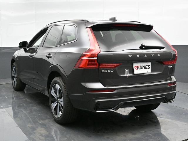 Photo of 2025 Platinum Gray Metallic Volvo XC60 Plug-In Hybrid
