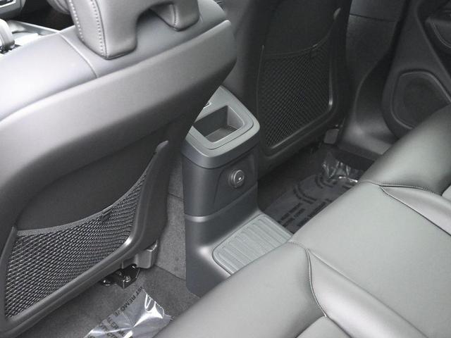 Photo of 2025 Platinum Gray Metallic Volvo XC60 Plug-In Hybrid
