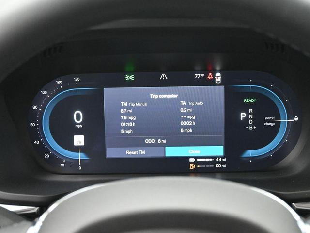 Photo of 2025 Platinum Gray Metallic Volvo XC60 Plug-In Hybrid
