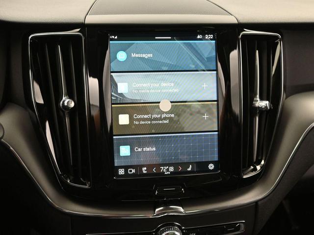 Photo of 2025 Platinum Gray Metallic Volvo XC60 Plug-In Hybrid
