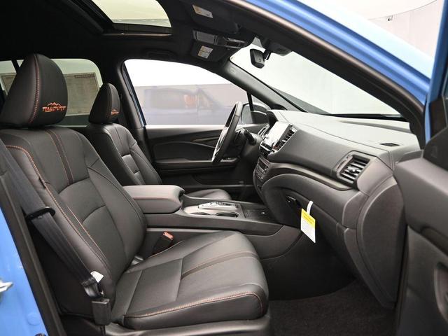 Photo of 2025 Crystal Black Pearl Honda Ridgeline