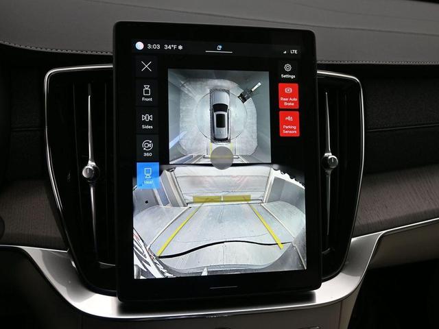 Photo of 2025 Mulberry Red Volvo XC90 Plug-In Hybrid
