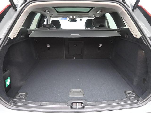 Photo of 2025 Metallic Volvo XC60