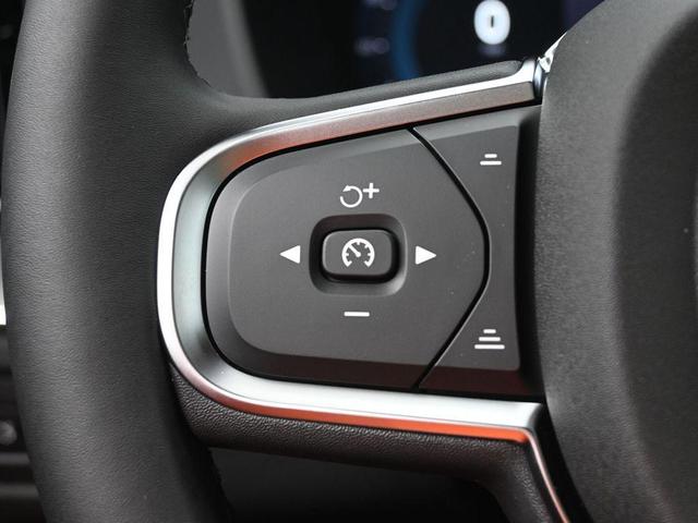 Photo of 2025 Metallic Volvo XC60