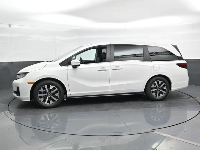 Photo of 2026 Platinum White Pearl Honda Odyssey