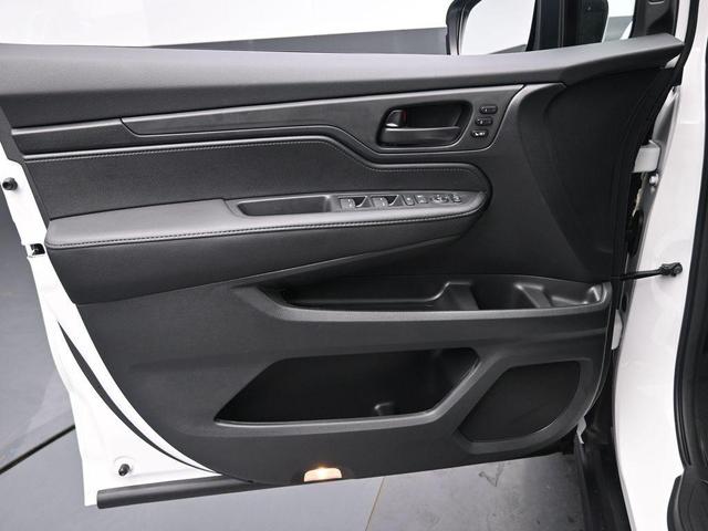 Photo of 2026 Platinum White Pearl Honda Odyssey