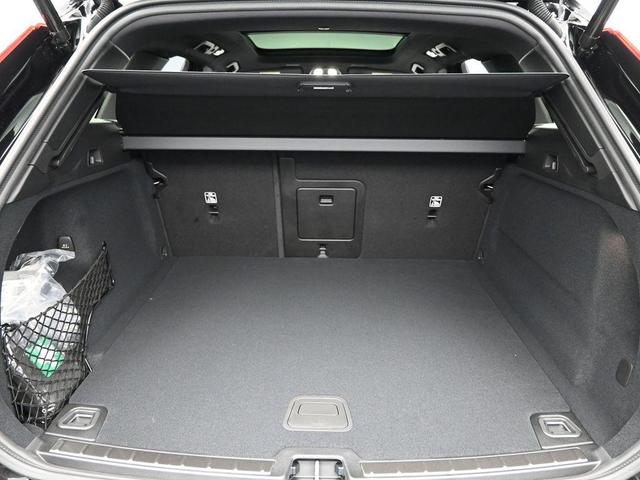 Photo of 2025 Onyx Black Metallic Volvo XC60