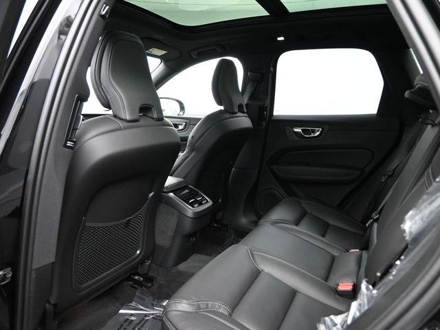 Photo of 2025 Onyx Black Metallic Volvo XC60