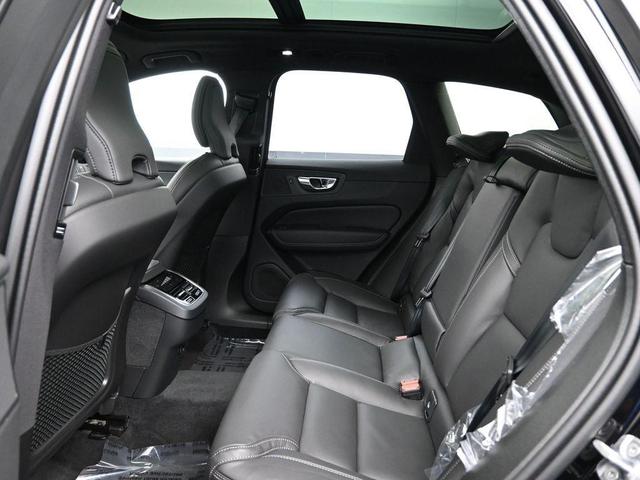 Photo of 2025 Onyx Black Metallic Volvo XC60