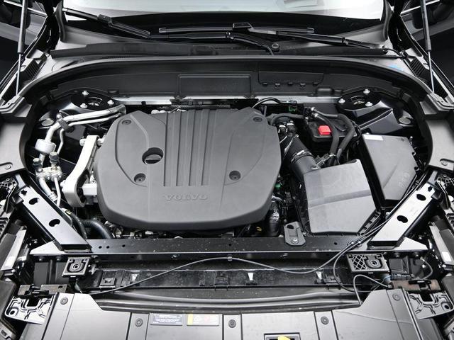 Photo of 2025 Onyx Black Metallic Volvo XC60