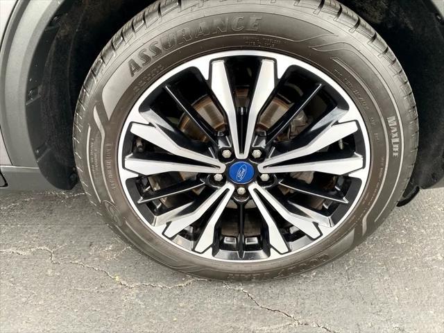 Photo of 2021 Carbonized Gray Metallic Ford Escape