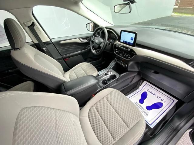 Photo of 2021 Carbonized Gray Metallic Ford Escape