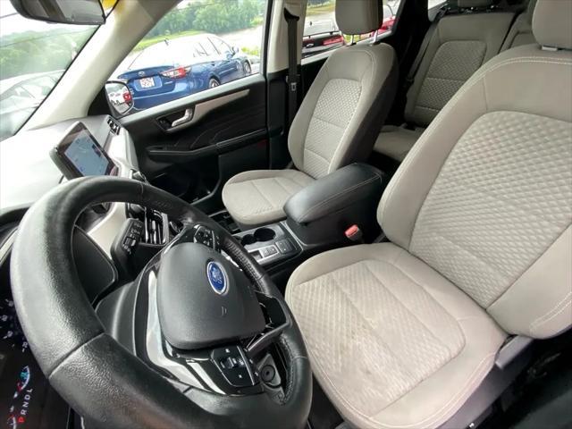 Photo of 2021 Carbonized Gray Metallic Ford Escape