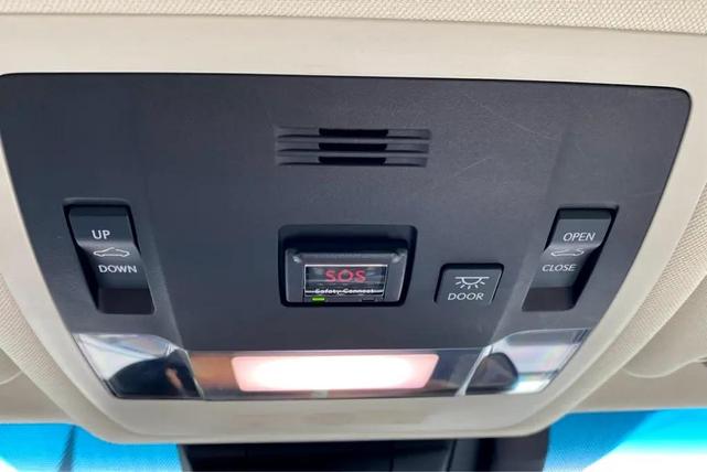 Photo of 2019 Eminent White Pearl Lexus ES 350