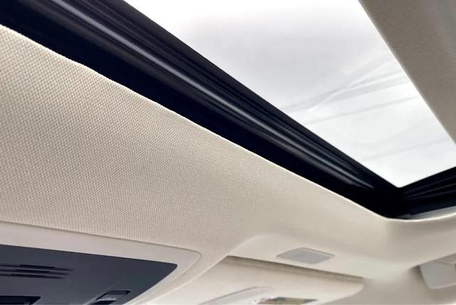 Photo of 2019 Eminent White Pearl Lexus ES 350