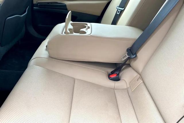 Photo of 2019 Eminent White Pearl Lexus ES 350