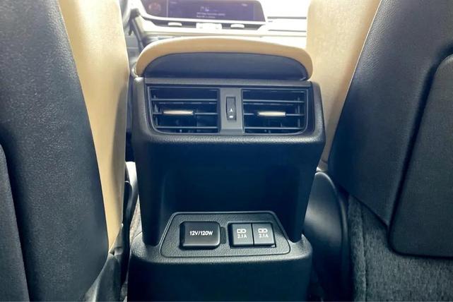 Photo of 2019 Eminent White Pearl Lexus ES 350