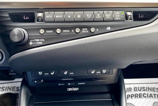 Photo of 2019 Eminent White Pearl Lexus ES 350
