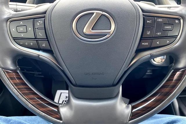 Photo of 2019 Eminent White Pearl Lexus ES 350