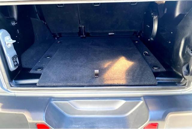 Photo of 2018 GRAY Jeep Wrangler Unlimited