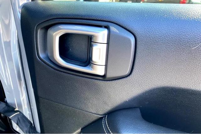 Photo of 2018 GRAY Jeep Wrangler Unlimited