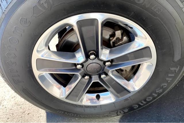 Photo of 2018 GRAY Jeep Wrangler Unlimited