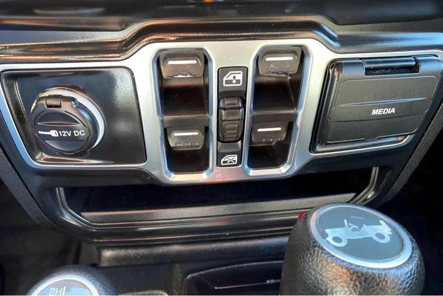 Photo of 2018 GRAY Jeep Wrangler Unlimited