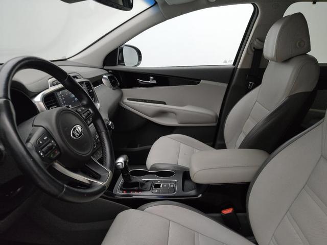 Photo of 2017 Ebony Black Kia Sorento