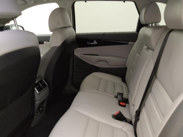 Photo of 2017 Ebony Black Kia Sorento