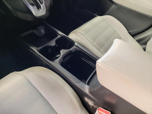 Photo of 2018 Obsidian Blue Pearl Honda CR-V
