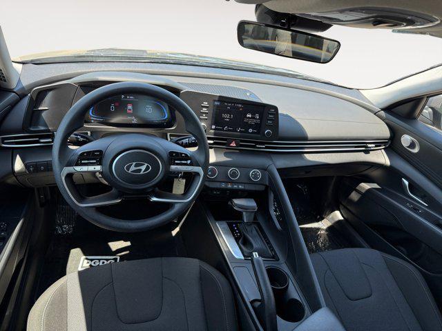 Photo of 2025 Fluid Metal Hyundai ELANTRA
