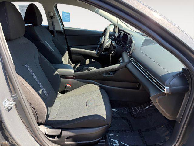 Photo of 2025 Ecotronic Gray Hyundai ELANTRA
