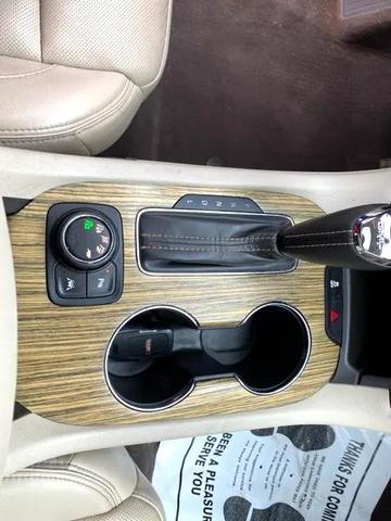 Photo of 2017 White Frost Tricoat GMC Acadia