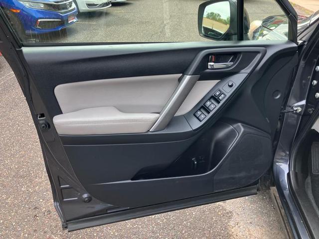 Photo of 2014 Dark Gray Metallic Subaru Forester