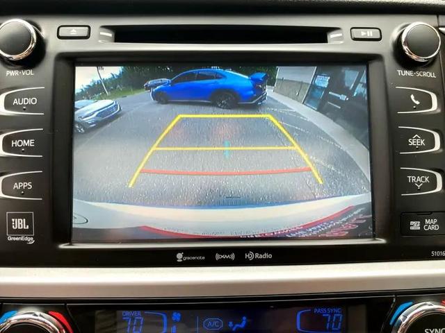 Photo of 2016 Blizzard Pearl Toyota Highlander Hybrid