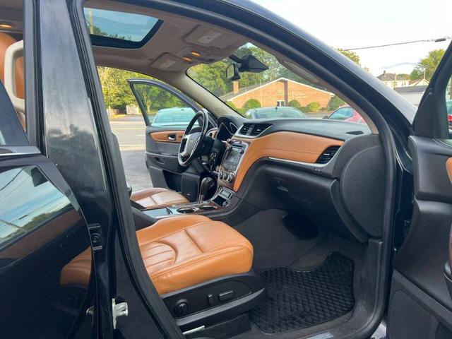 Photo of 2014 Black Chevrolet Traverse