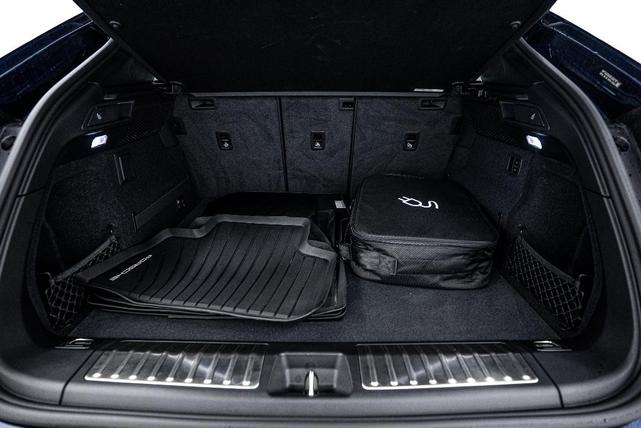 Photo of 2024 Gentian Blue Metallic Porsche Macan