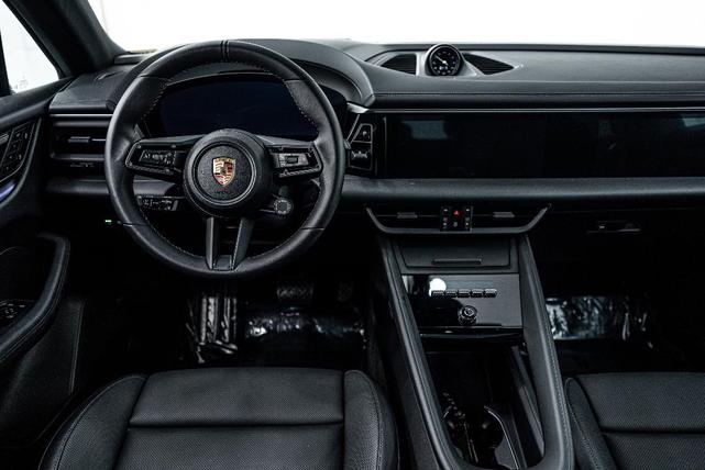 Photo of 2024 Gentian Blue Metallic Porsche Macan