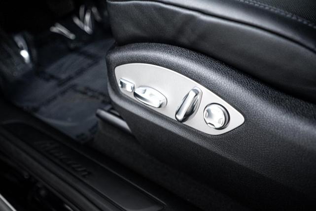 Photo of 2025 Jet Black Metallic Porsche Macan
