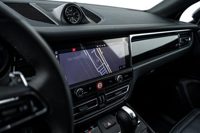 Photo of 2025 Jet Black Metallic Porsche Macan