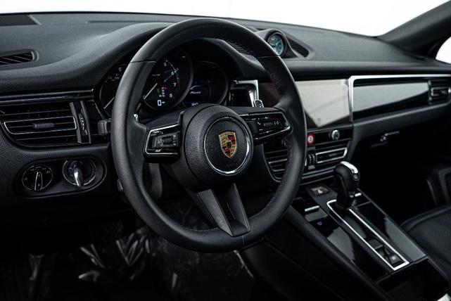 Photo of 2025 Jet Black Metallic Porsche Macan