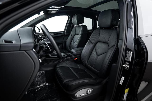 Photo of 2025 Jet Black Metallic Porsche Macan