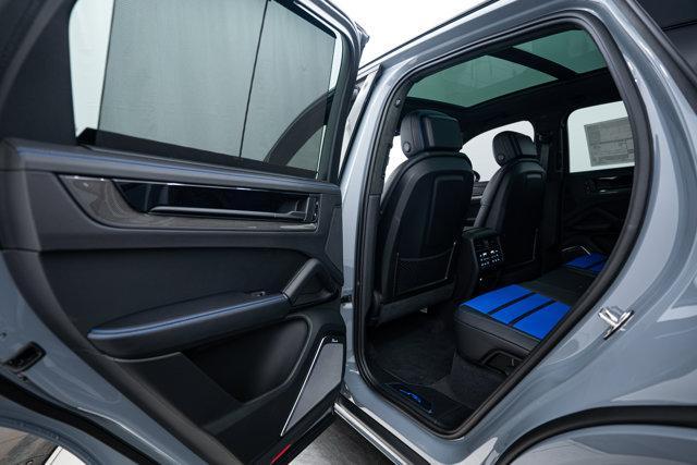 Photo of 2025 Arctic Grey Porsche Cayenne