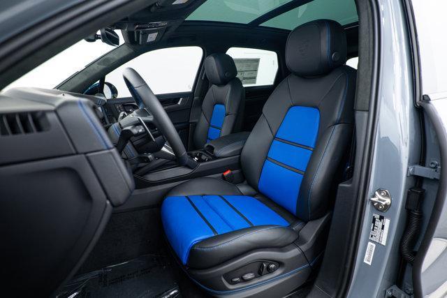 Photo of 2025 Arctic Grey Porsche Cayenne