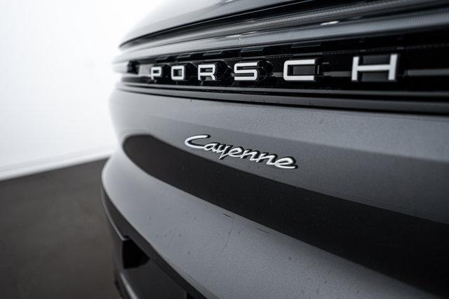 Photo of 2025 Quartzite Grey Metallic Porsche Cayenne