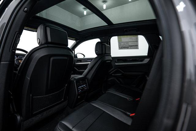 Photo of 2025 Quartzite Grey Metallic Porsche Cayenne