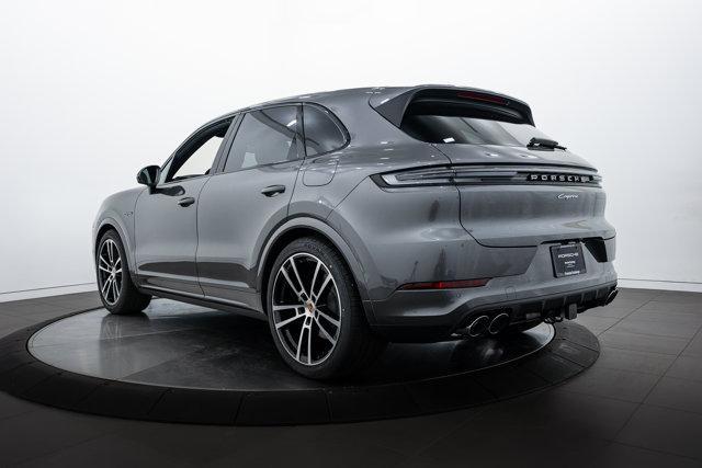 Photo of 2025 Quartzite Grey Metallic Porsche Cayenne