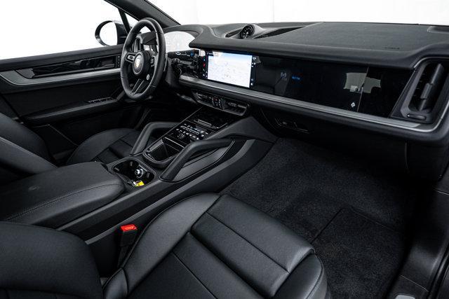 Photo of 2025 Quartzite Grey Metallic Porsche Cayenne